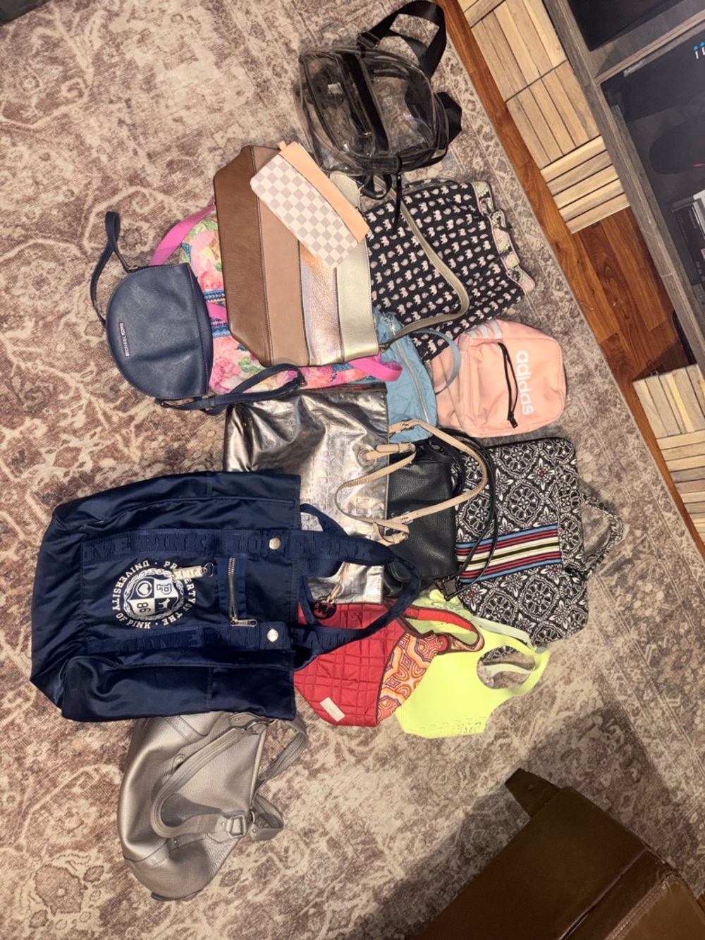 Large lot of bags Kate spade MK Vera Brad Vic Secret Coke Hahn
